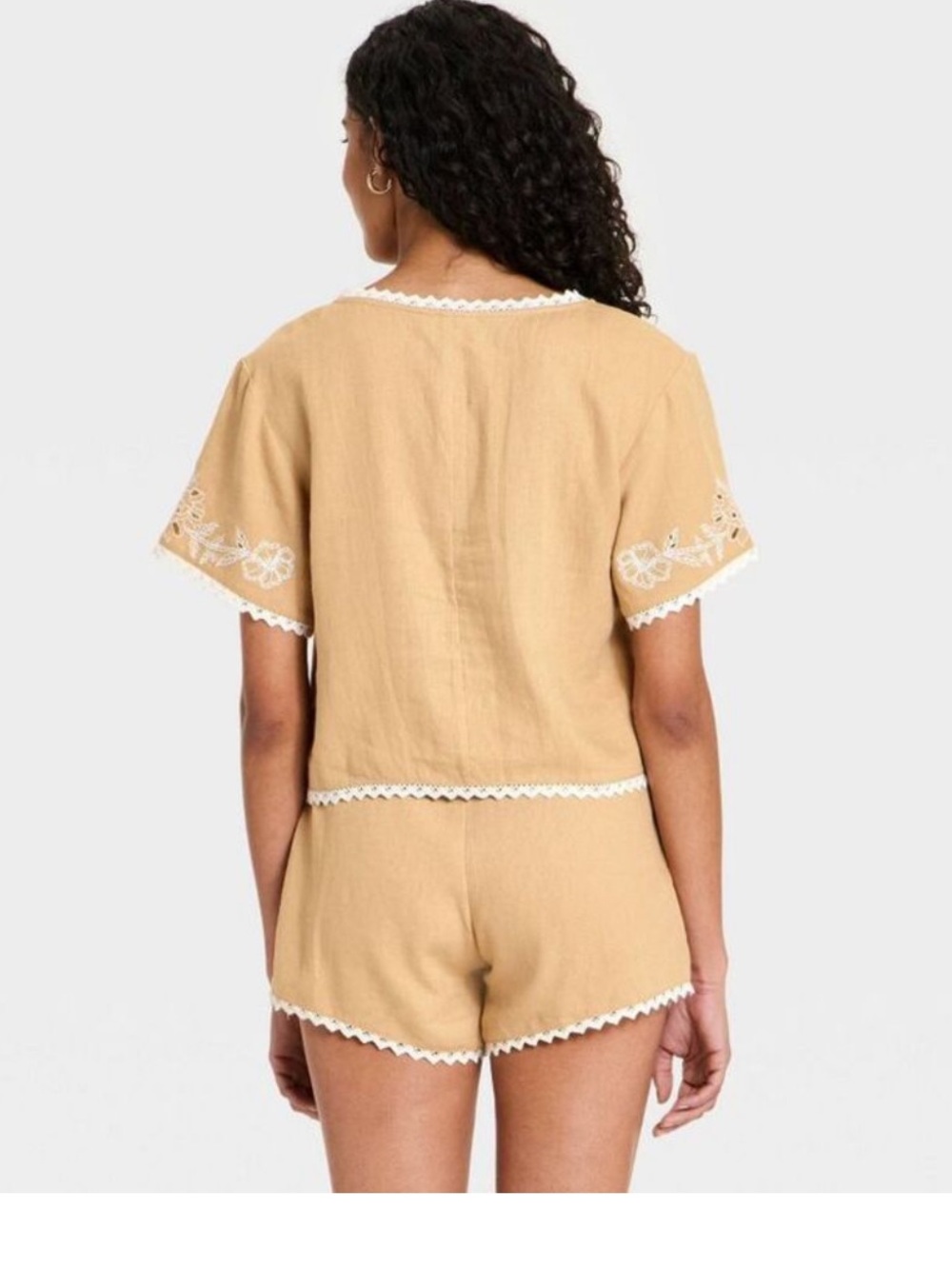 Universal Thread Tan Embroidered Top - Picture 2 of 4